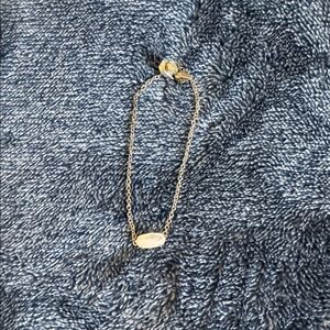 Kendra Scott Elegant Gold Chain Bracelet with White Stone